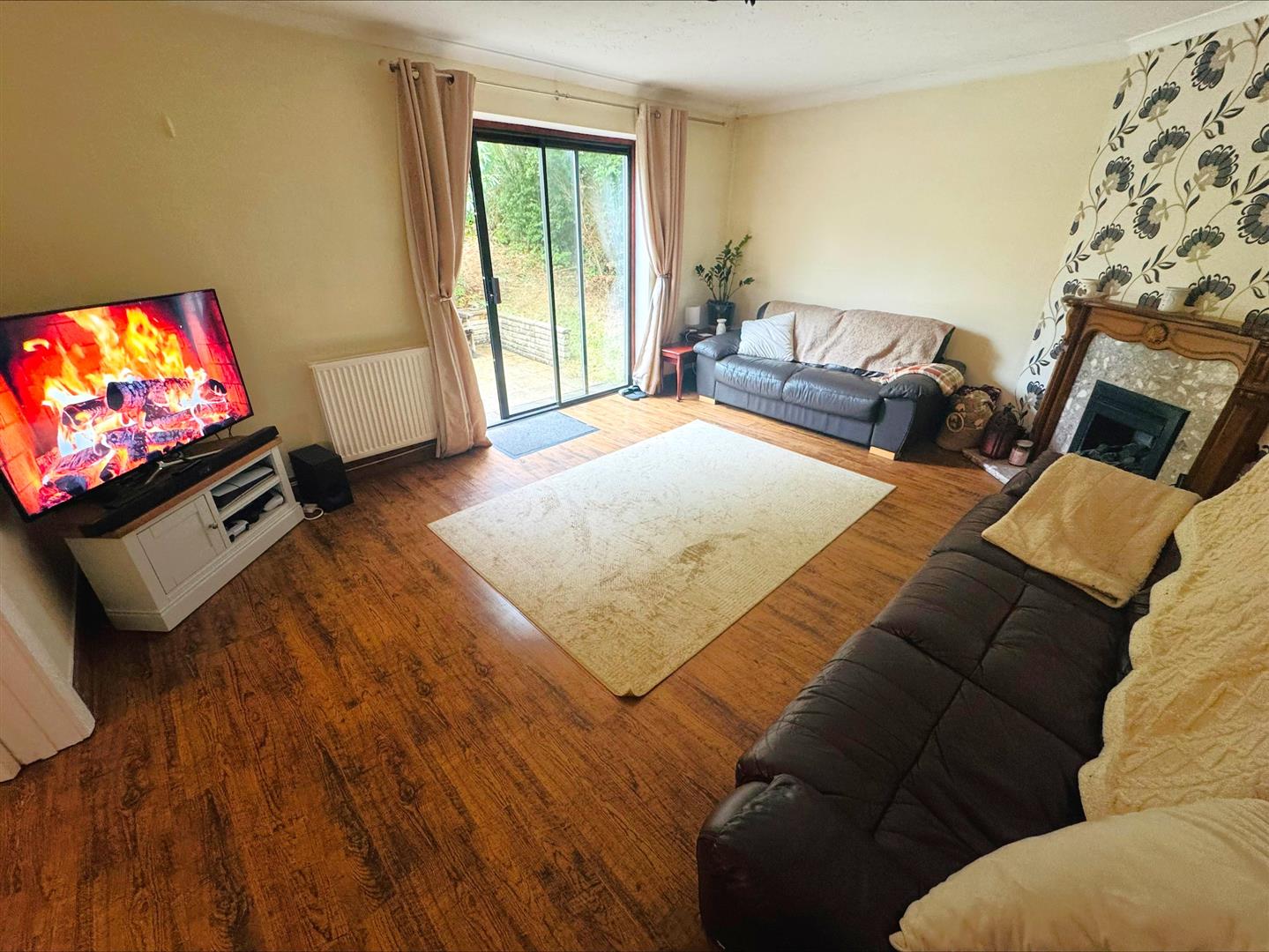 Llys Cilsaig, Dafen, Llanelli, SA14 8QT